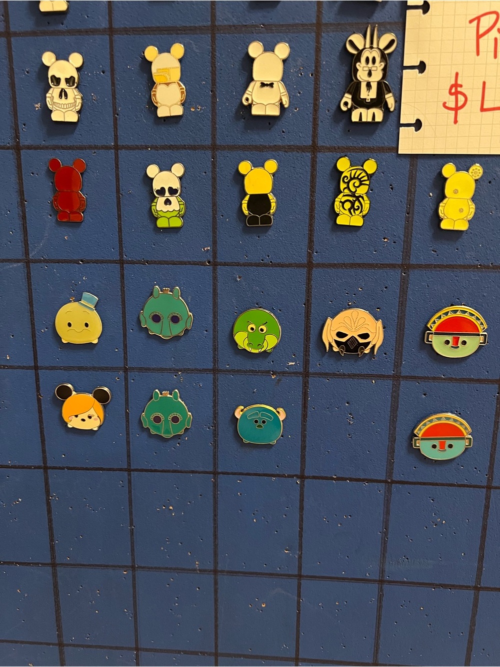Disney pins - Picture 9 of 13